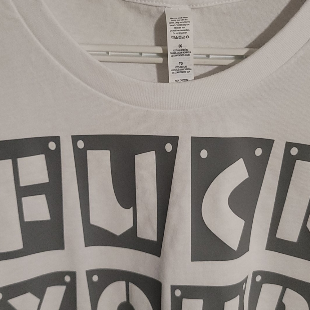shirt - Picture 4 of 4